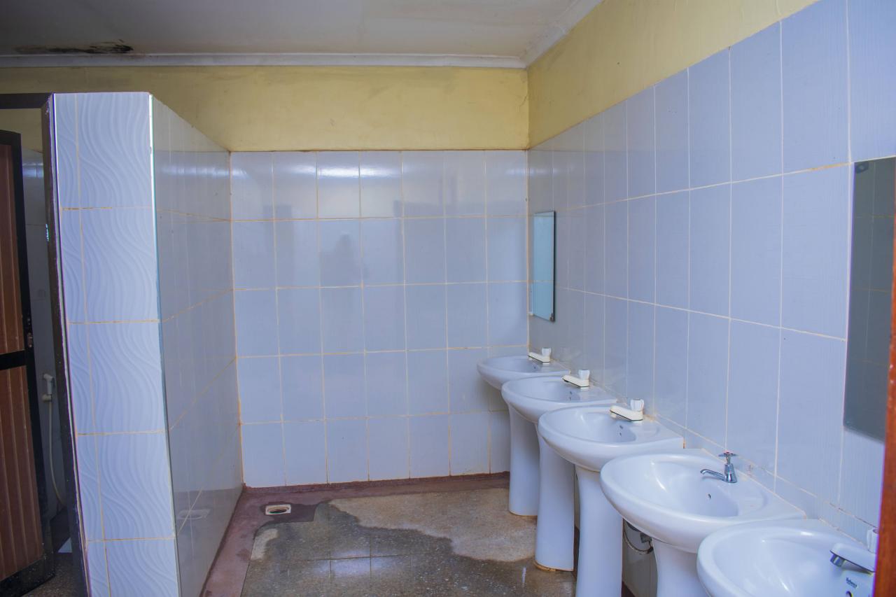 Adrian Mkoba Hostel - Image 6