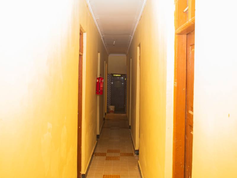Room N12 6